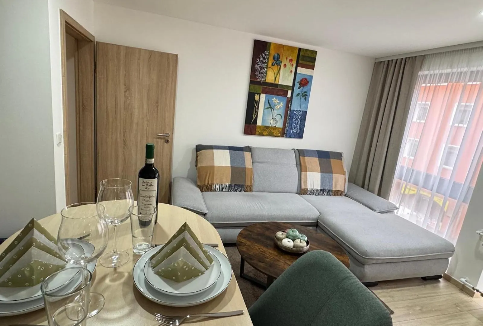 Moderne, Zentralgelegene 2 Zimmer Wohnung Nuremberg